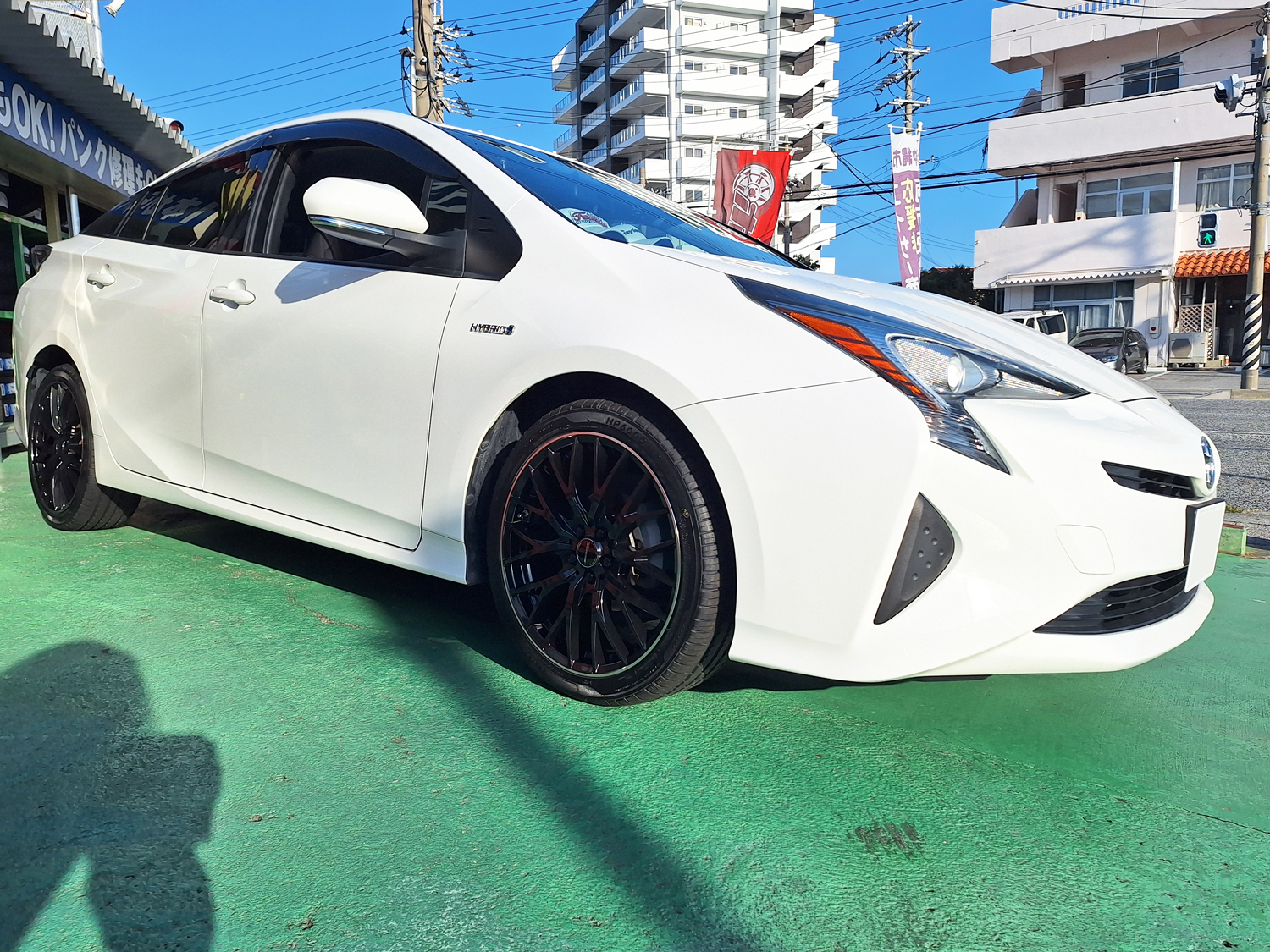 トヨタ プリウス　Precious HM-1 18×7.5J　ZEETEX 225/40R18