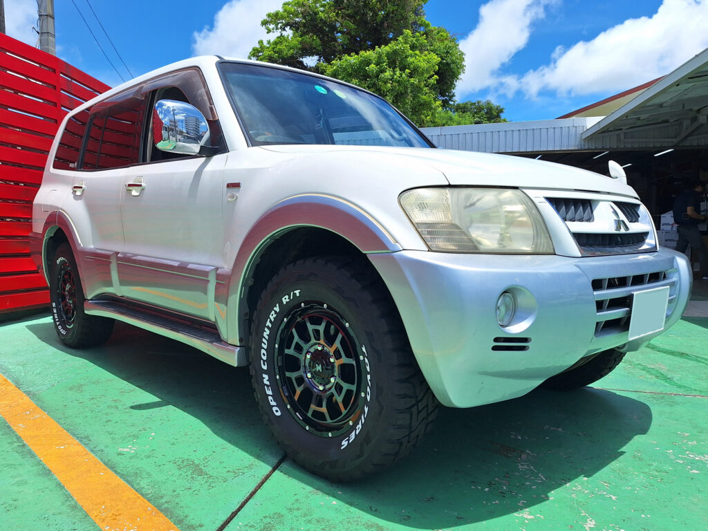 三菱 パジェロ NITRO POWER H6 SLUG 17×6.5J TOYO OPEN COUNTRY R/T 265/65R17 ｜ホイール・タイヤならホイールガレージ