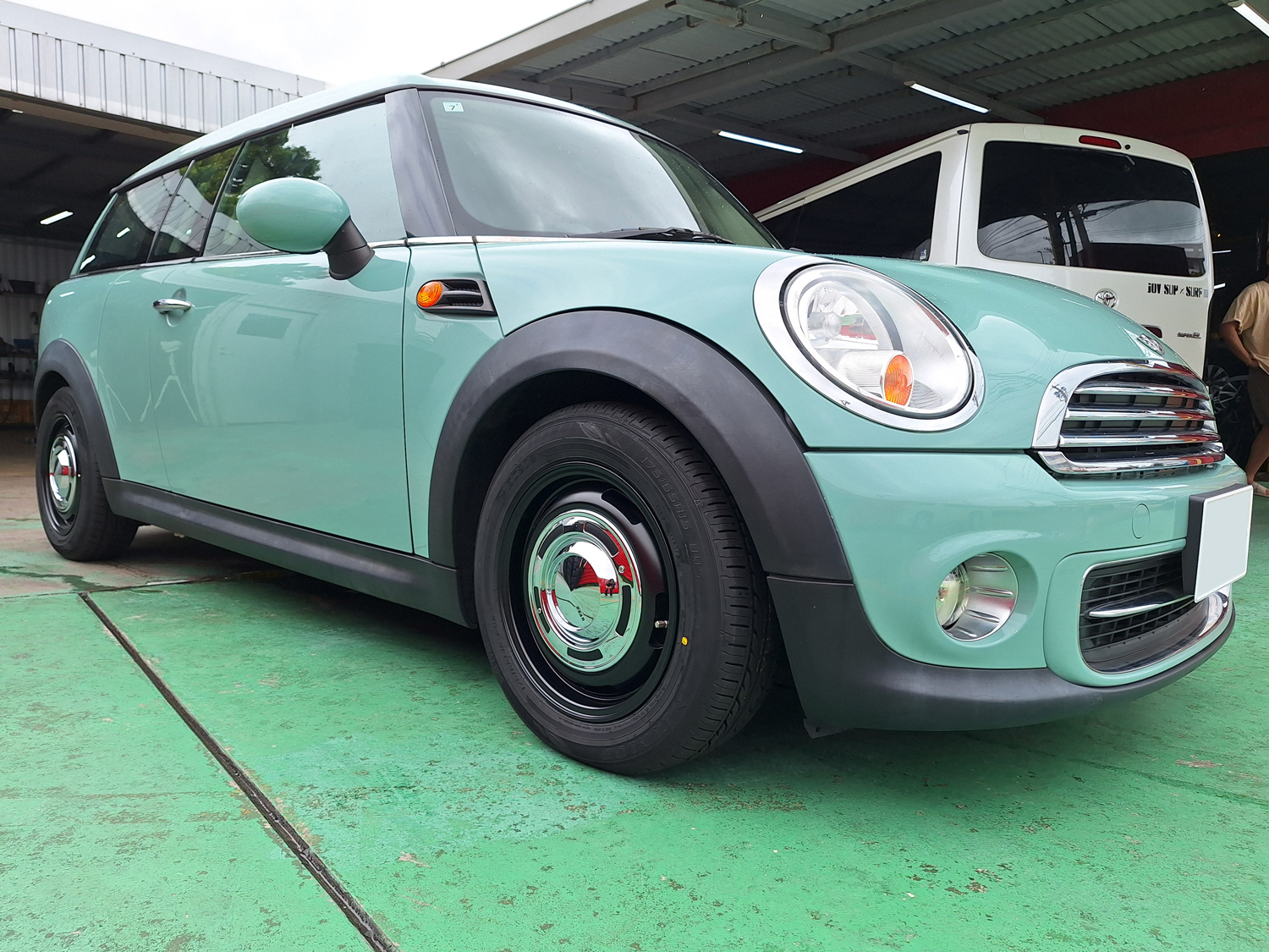 MINIクラブマン　DEAN CROSS COUNTRY 15×6J　DUNLOP 175/65R15